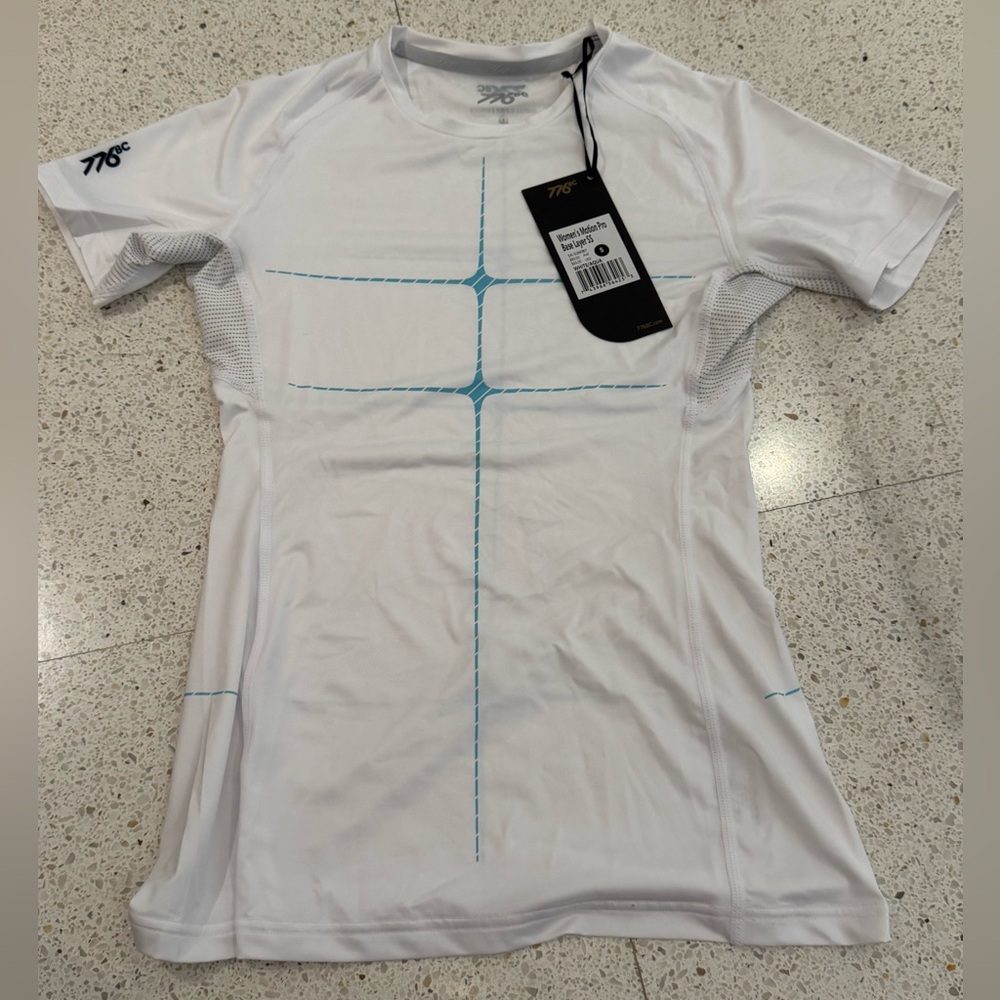 776BC Women’s Motion Pro Base Layer SS in white/aqua